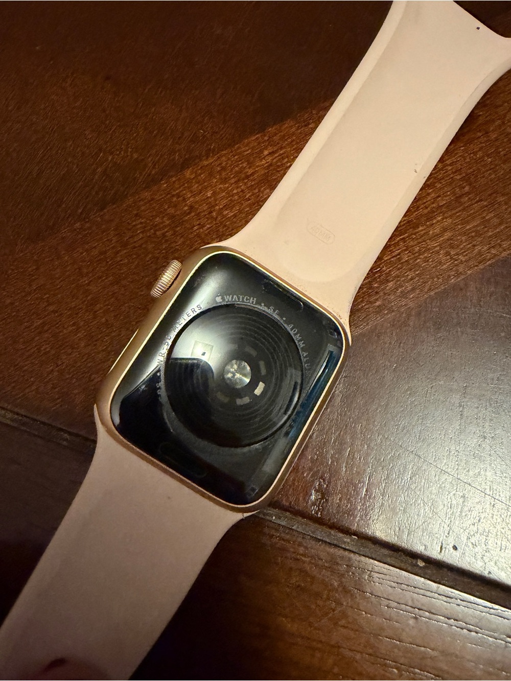 Apple Watch SE Rose Gold 40MM - Picture 3 of 7